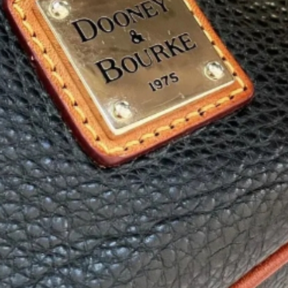 DOONEY & BOURKE Large Pebbled Leather Crossbody Bag w/ Gold Chain Strap Blue Tan - Picture 8 of 12
